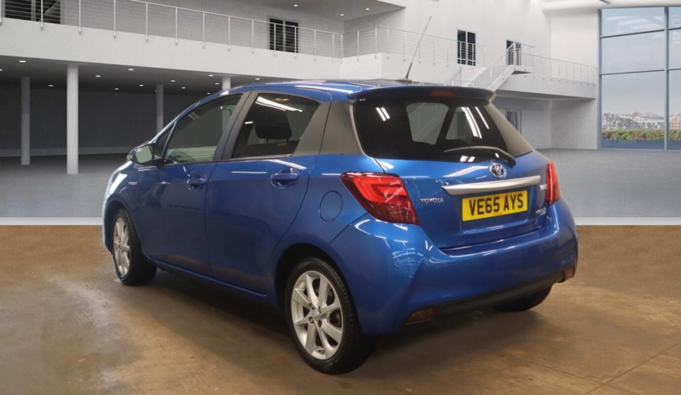 TOYOTA YARIS 1.5 VVT-I HYBRID SPORT Hatchback