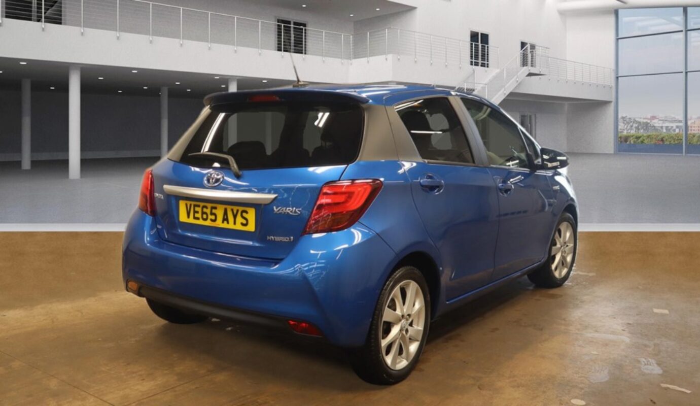 TOYOTA YARIS 1.5 VVT-I HYBRID SPORT Hatchback